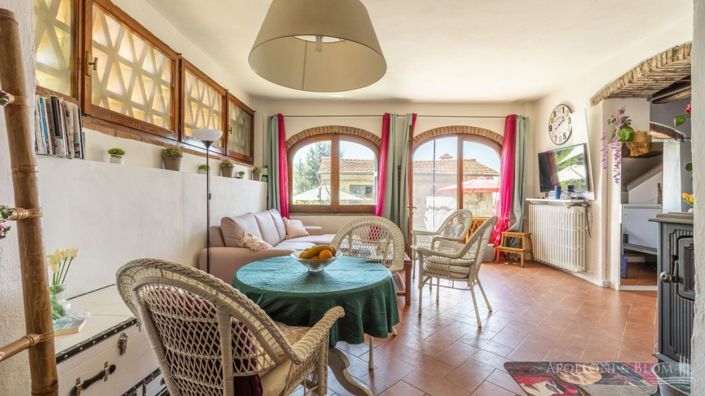 Image No.28-7 Bed Apartment for sale