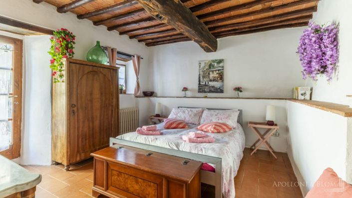 Image No.30-7 Bed Apartment for sale