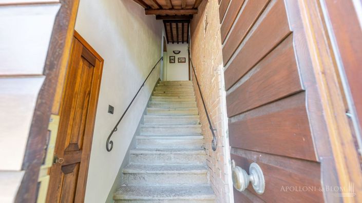 Image No.20-9 Bed Apartment for sale
