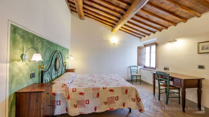 Image No.24-9 Bed Apartment for sale