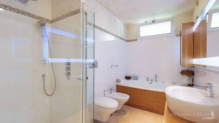 Image No.23-5 Bed Villa for sale