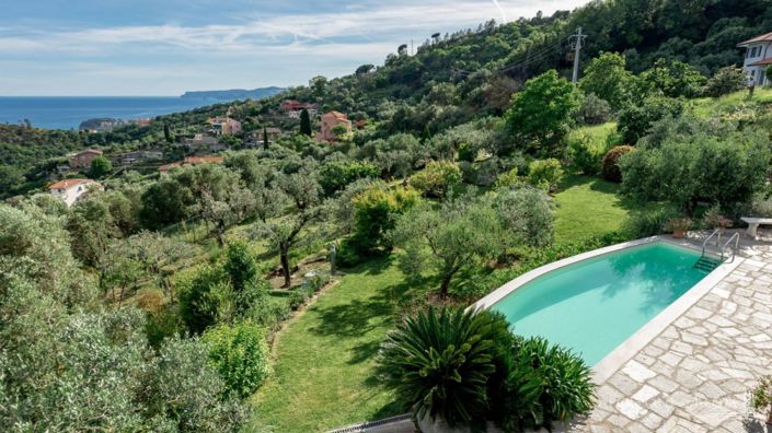 Image No.28-5 Bed Villa for sale