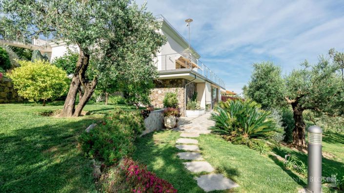 Image No.30-5 Bed Villa for sale