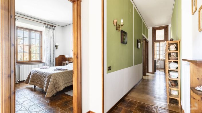 Image No.30-5 Bed Apartment for sale
