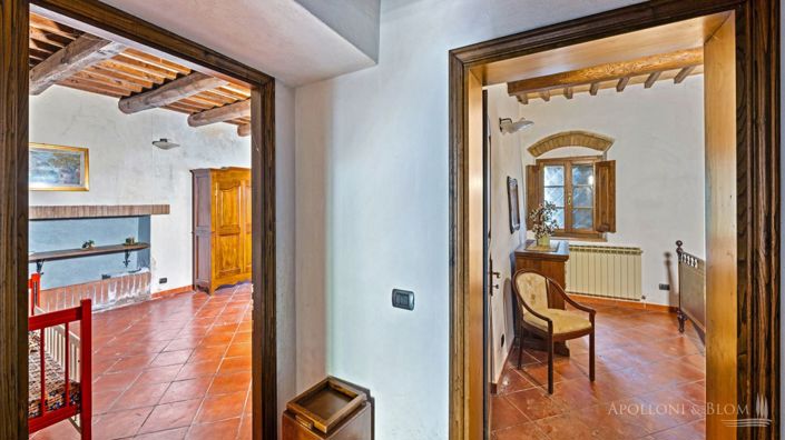 Image No.26-10 Bed Apartment for sale