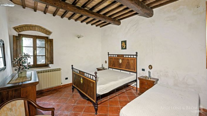 Image No.28-10 Bed Apartment for sale