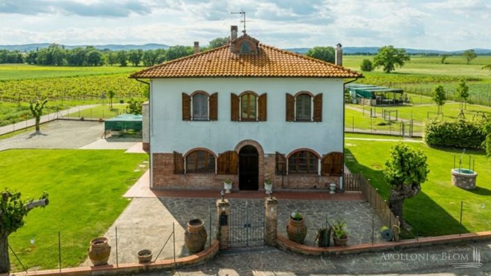 Image No.2-4 Bed Villa for sale
