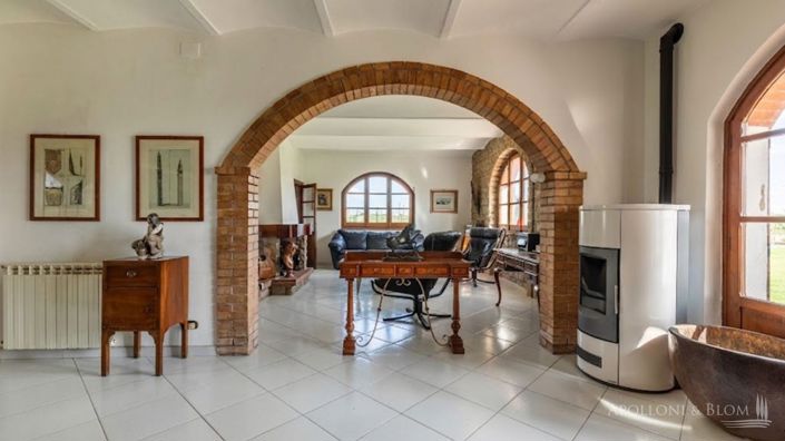 Image No.3-4 Bed Villa for sale