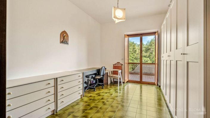 Image No.14-5 Bed Villa for sale