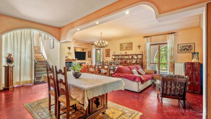 Image No.5-5 Bed Villa for sale
