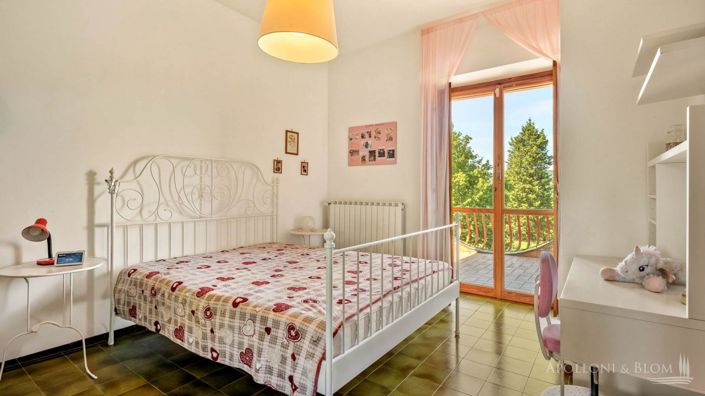 Image No.9-5 Bed Villa for sale