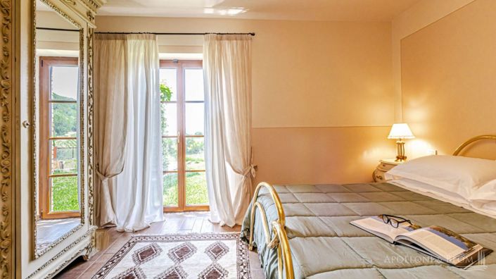 Image No.18-5 Bed Apartment for sale
