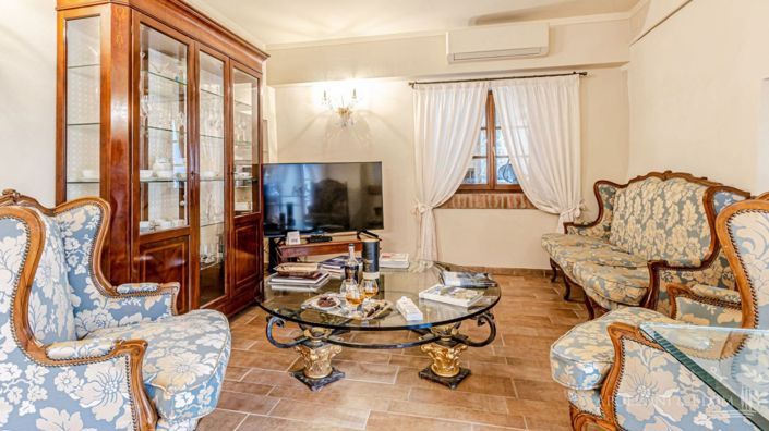 Image No.20-5 Bed Apartment for sale