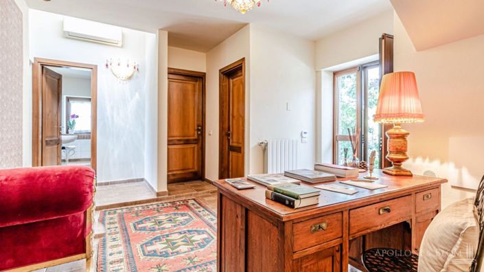 Image No.9-5 Bed Apartment for sale