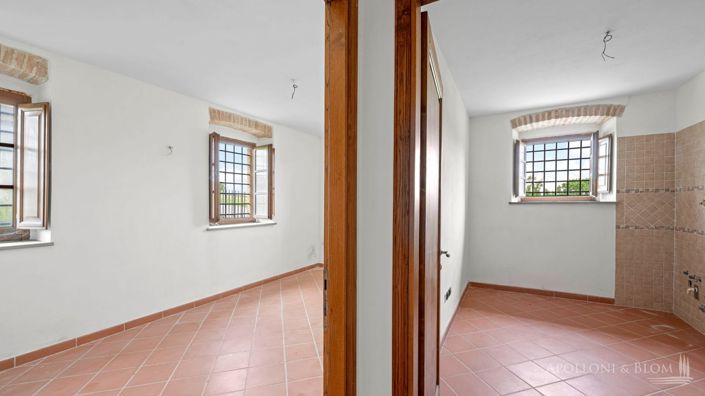 Image No.13-7 Bed Apartment for sale