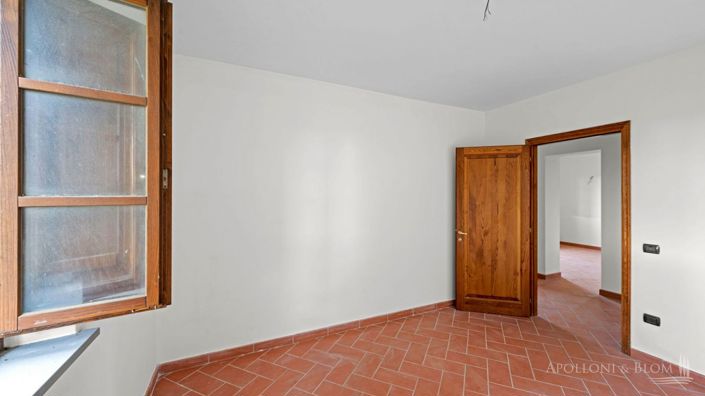 Image No.23-7 Bed Apartment for sale