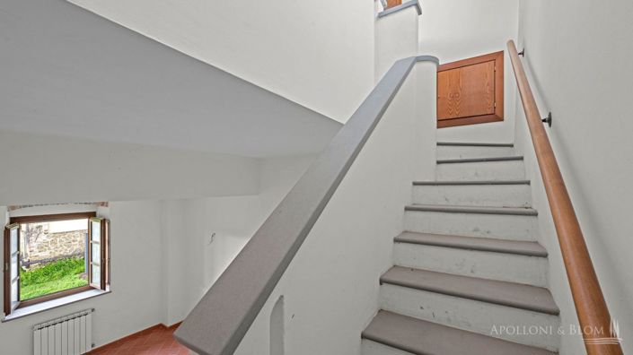 Image No.24-7 Bed Apartment for sale