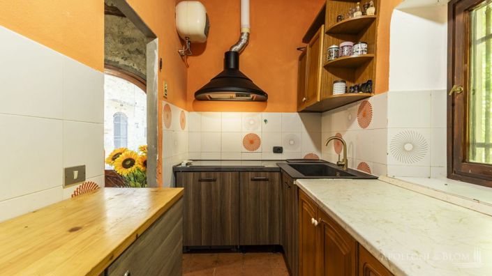 Image No.17-5 Bed Apartment for sale