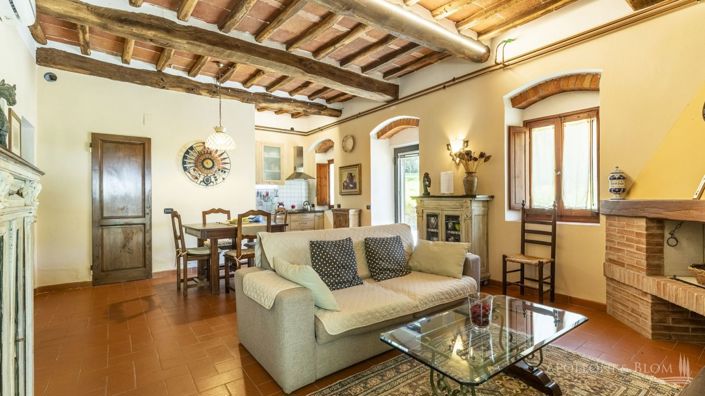 Image No.19-5 Bed Apartment for sale