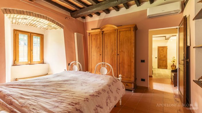 Image No.25-5 Bed Apartment for sale