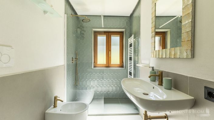 Image No.28-5 Bed Apartment for sale