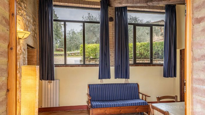 Image No.25-20 Bed Apartment for sale
