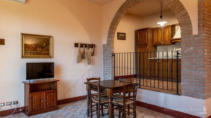 Image No.26-20 Bed Apartment for sale