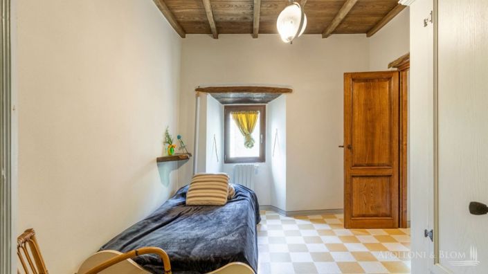 Image No.15-7 Bed Apartment for sale