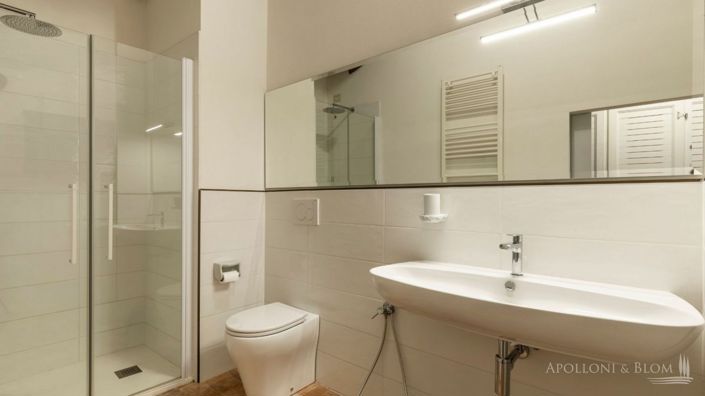 Image No.18-7 Bed Apartment for sale