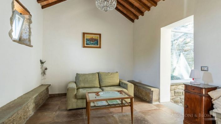 Image No.25-7 Bed Apartment for sale