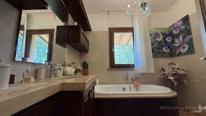 Image No.19-3 Bed Villa for sale