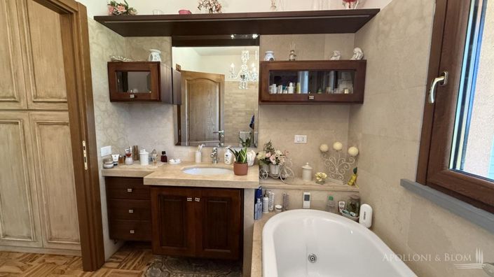 Image No.22-3 Bed Villa for sale