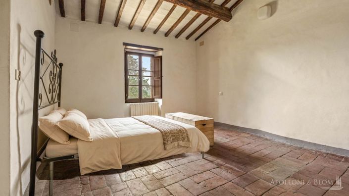 Image No.16-5 Bed Apartment for sale