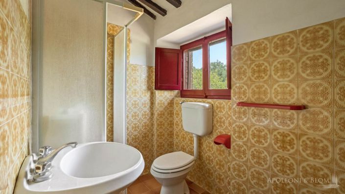 Image No.19-5 Bed Apartment for sale