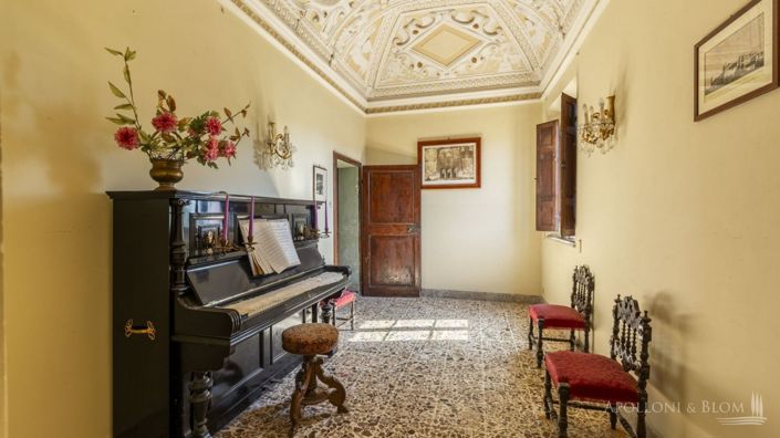 Image No.14-15 Bed Villa for sale