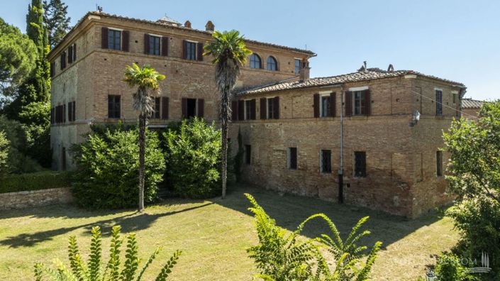 Image No.7-15 Bed Villa for sale