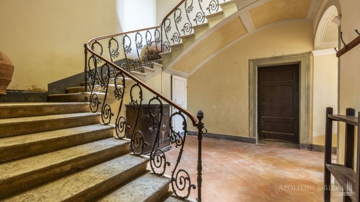 Image No.9-15 Bed Villa for sale
