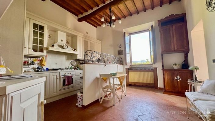Image No.2-Appartement de 3 chambres à vendre à Poggibonsi
