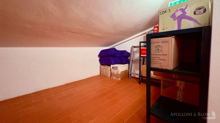 Image No.26-Appartement de 3 chambres à vendre à Poggibonsi