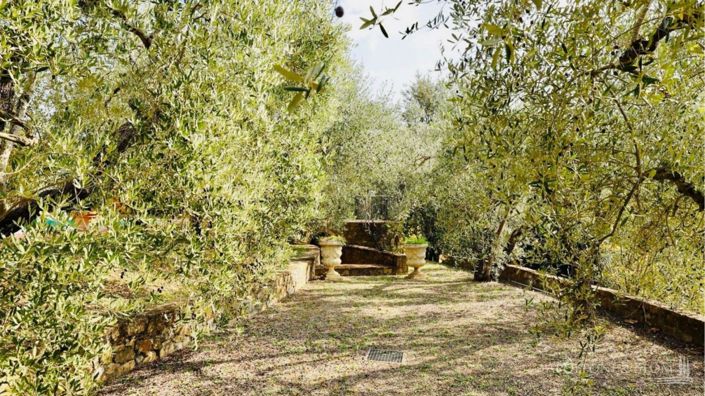 Image No.28-5 Bed Villa for sale