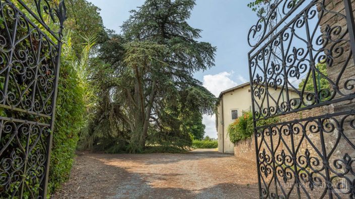 Image No.2-5 Bed Villa for sale