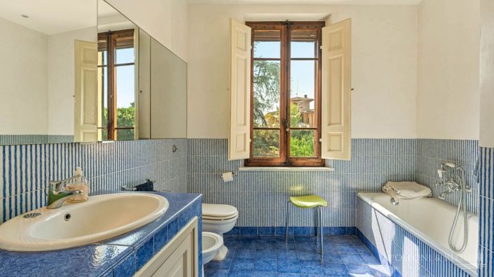 Image No.21-5 Bed Villa for sale