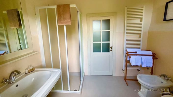 Image No.18-22 Bed Apartment for sale