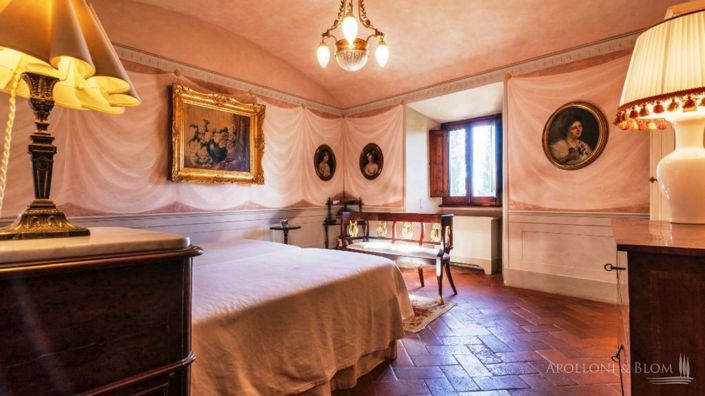 Image No.16-Châteaux de 33 chambres à vendre à Castelfiorentino