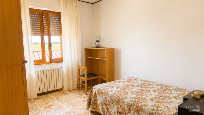 Image No.16-7 Bed Country House for sale