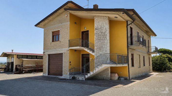 Image No.19-7 Bed Country House for sale