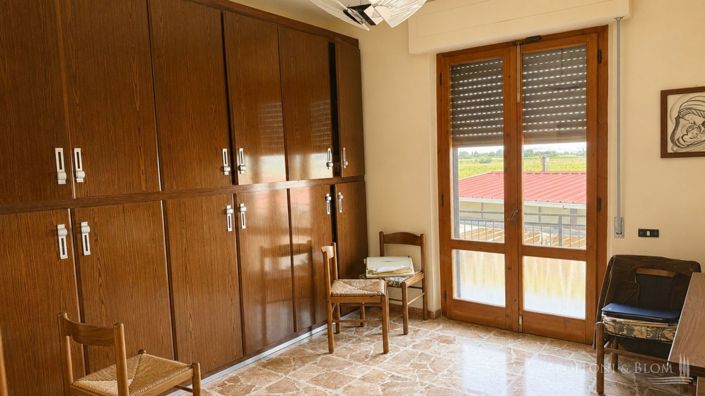 Image No.9-7 Bed Country House for sale