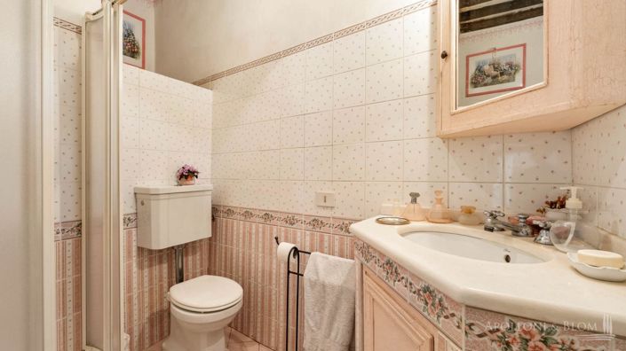 Image No.10-5 Bed Apartment for sale
