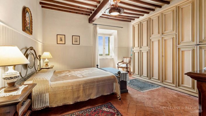 Image No.15-5 Bed Apartment for sale