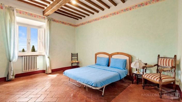 Image No.17-5 Bed Apartment for sale